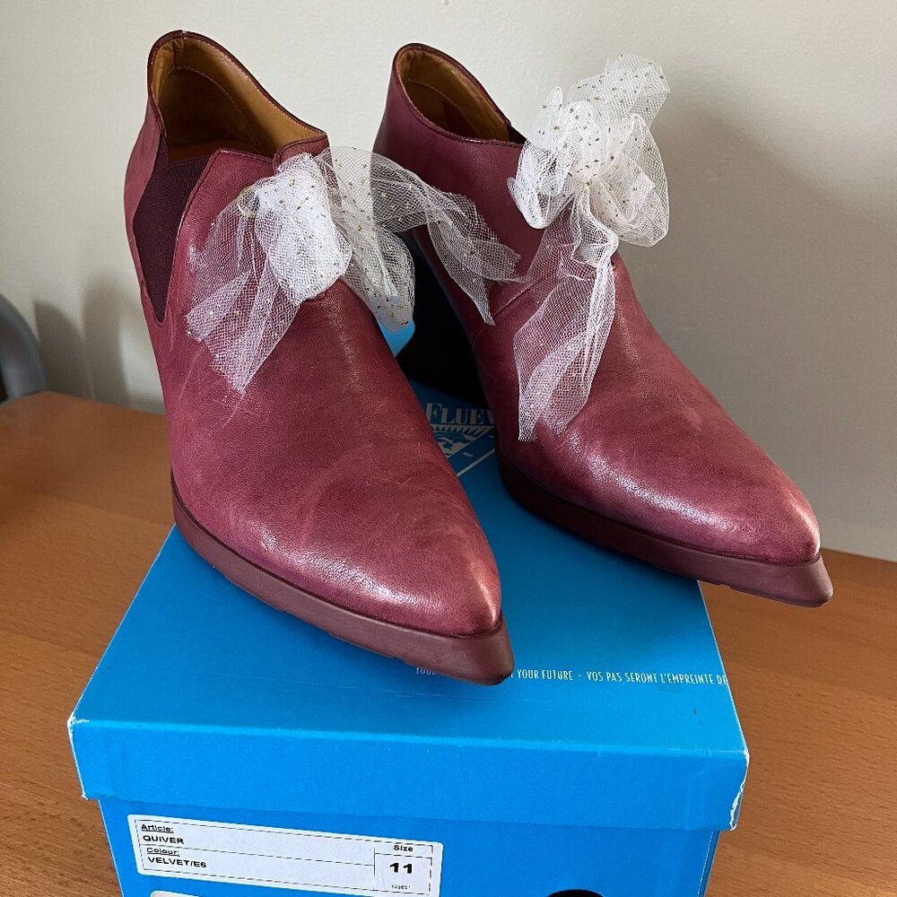 Fluevog Ishshoes Quiver mauve size 11 - added grommets for ribbons